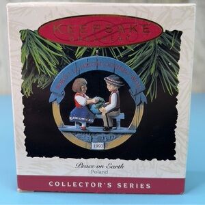 Hallmark Keepsake Ornament Peace On Earth Poland Handcrafted Dated 1993